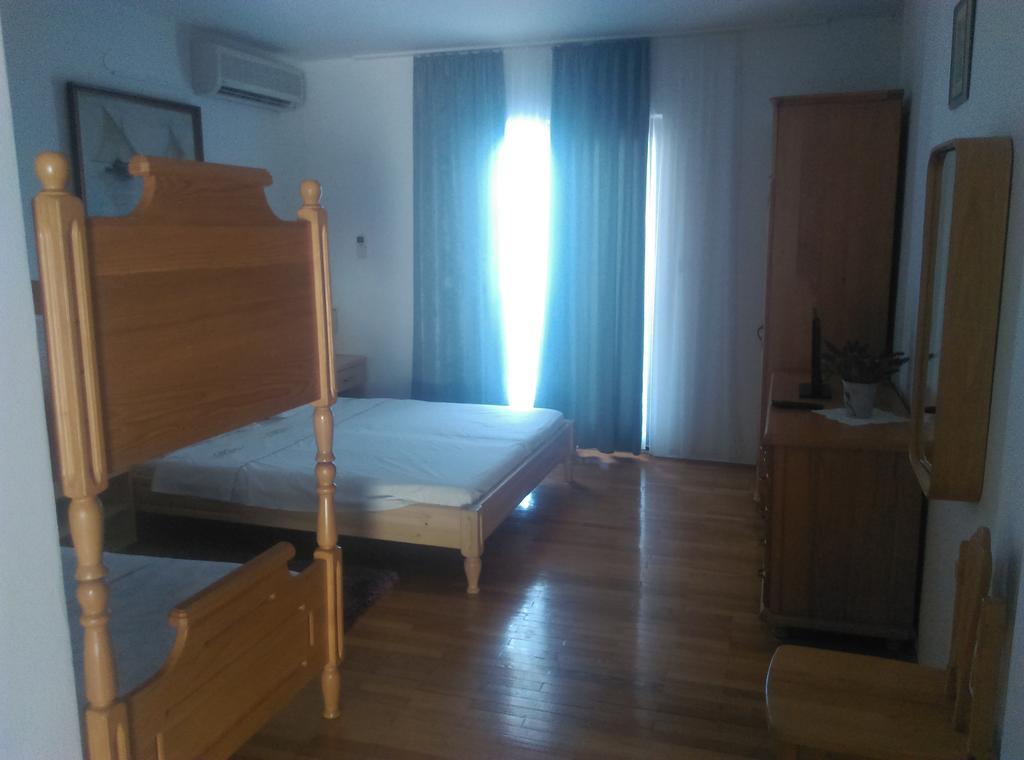 Apartments Ferreri Maslenica Esterno foto